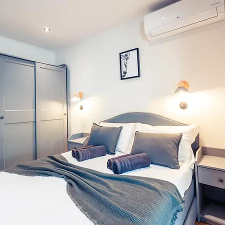 Refugio Com Jardim Perto Do