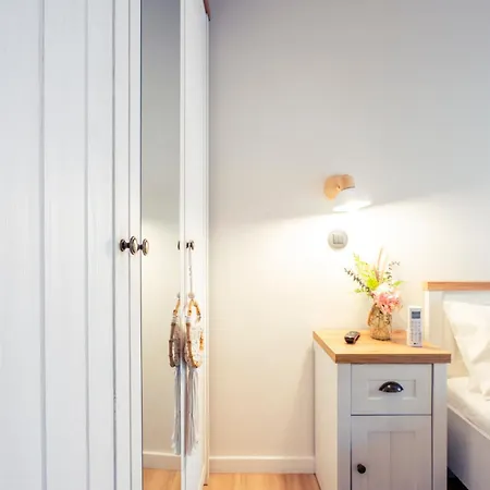 Refugio Com Jardim Perto Do *