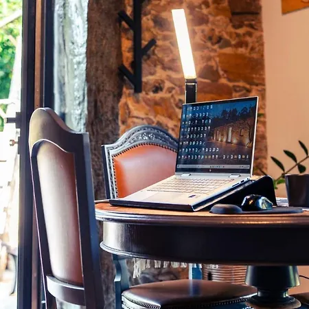 Refugio Com Jardim Perto Do